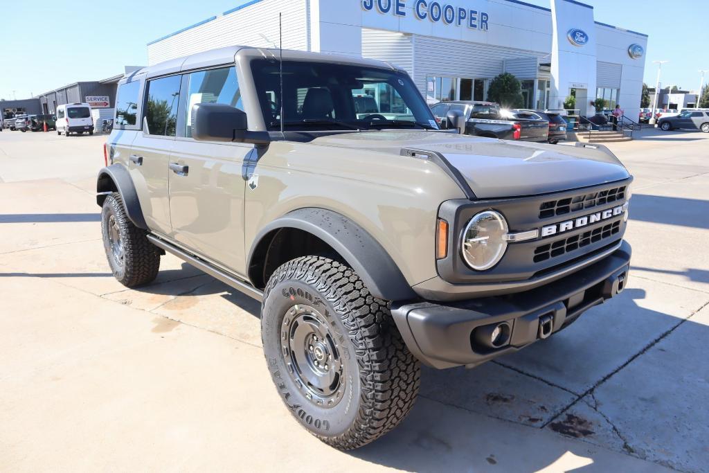 new 2025 Ford Bronco car, priced at $50,432