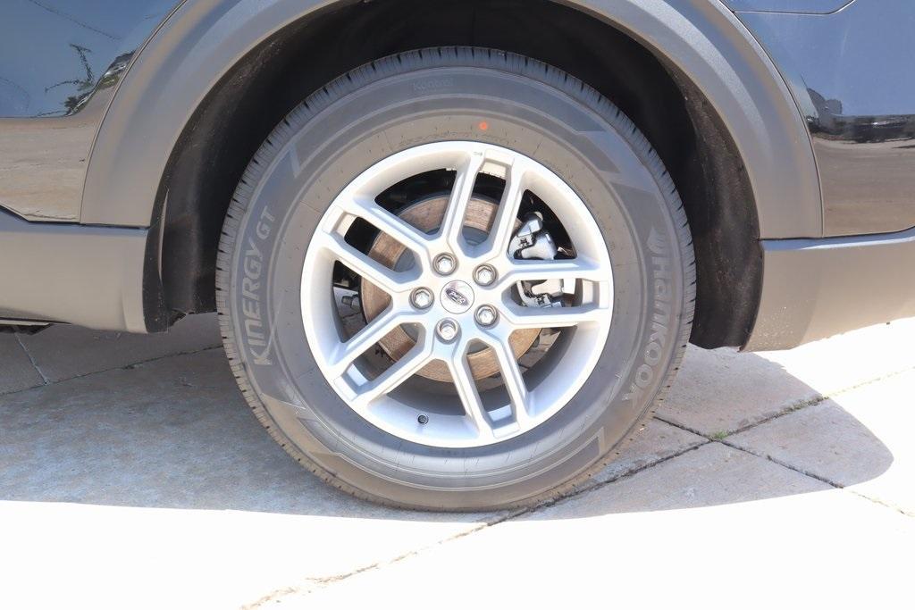 new 2025 Ford Explorer car, priced at $39,887