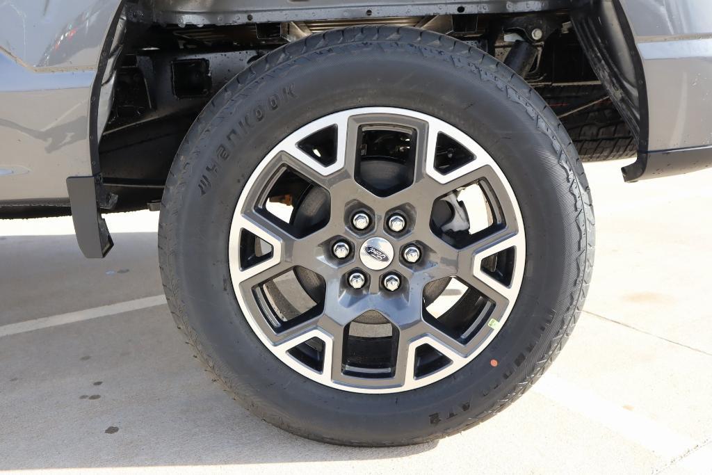 new 2025 Ford F-150 car, priced at $48,977