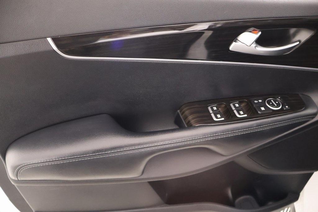 used 2020 Kia Sorento car, priced at $14,824