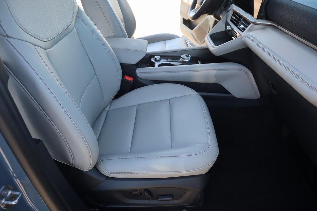new 2025 Ford Explorer car, priced at $42,121