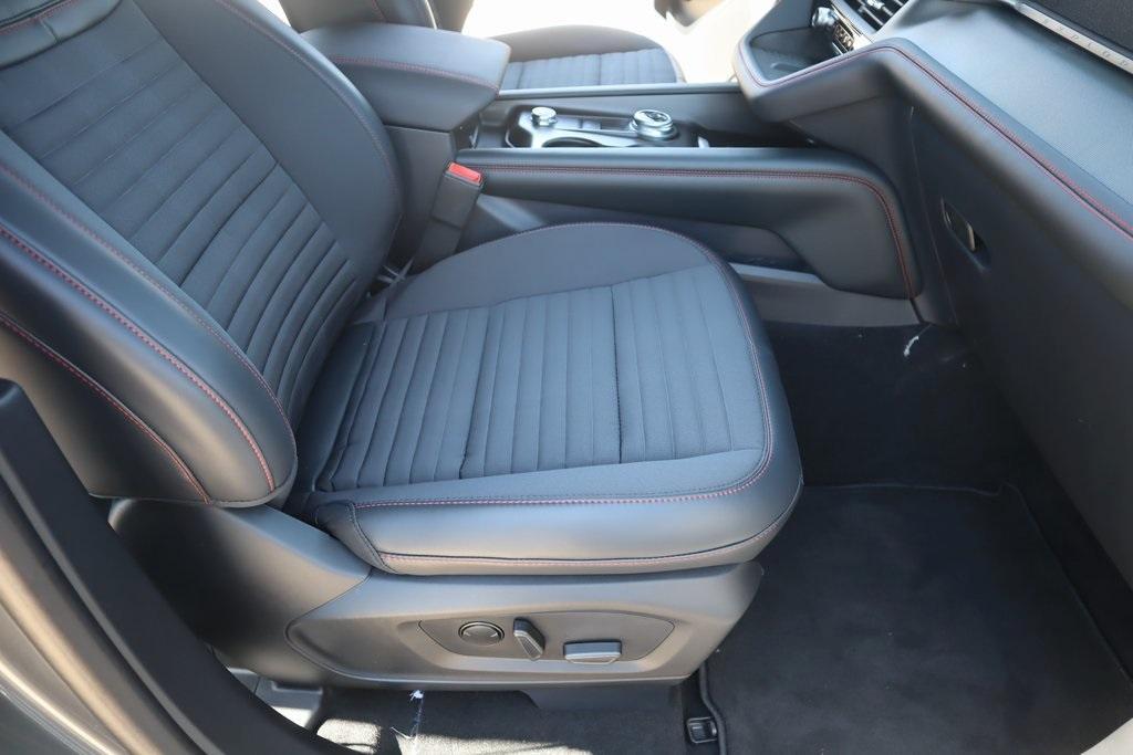 new 2025 Ford Explorer car, priced at $45,376