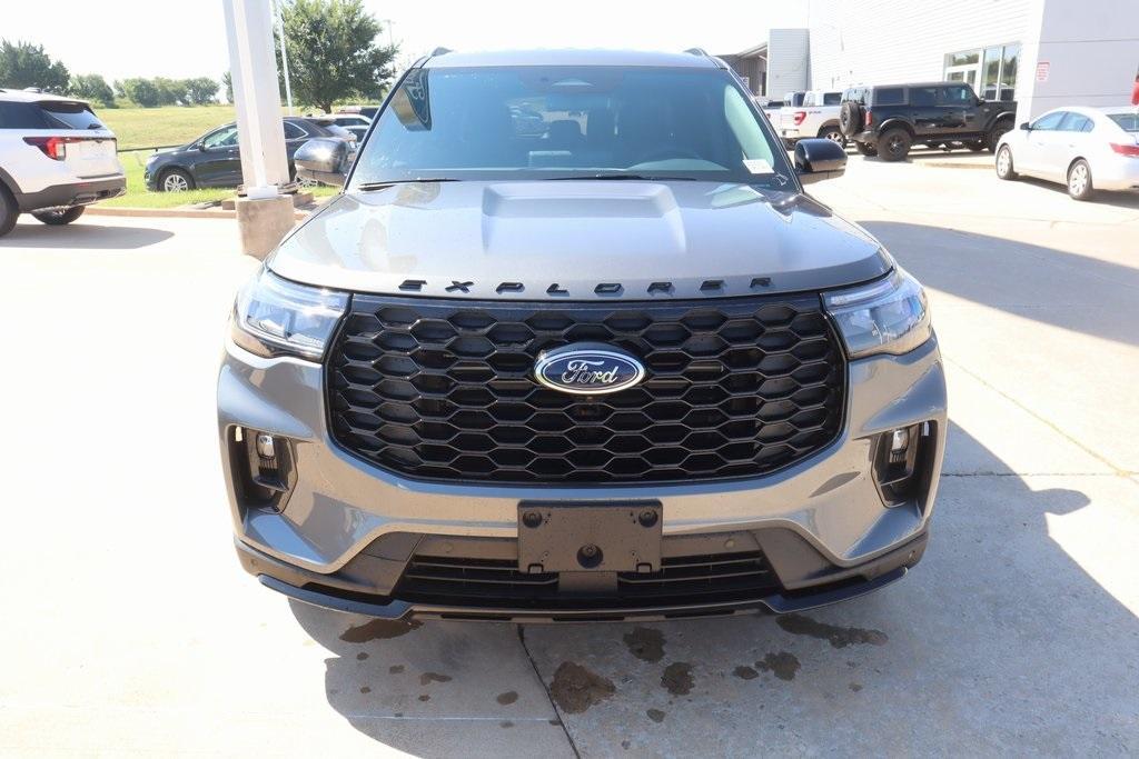 new 2025 Ford Explorer car, priced at $45,376