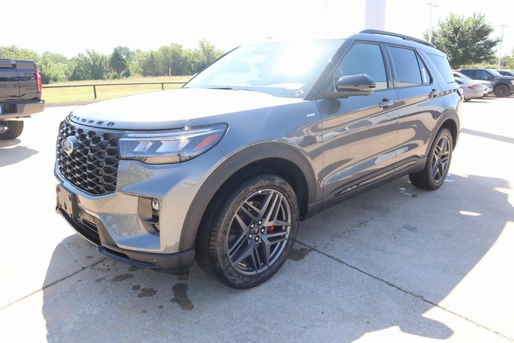 new 2025 Ford Explorer car, priced at $45,376