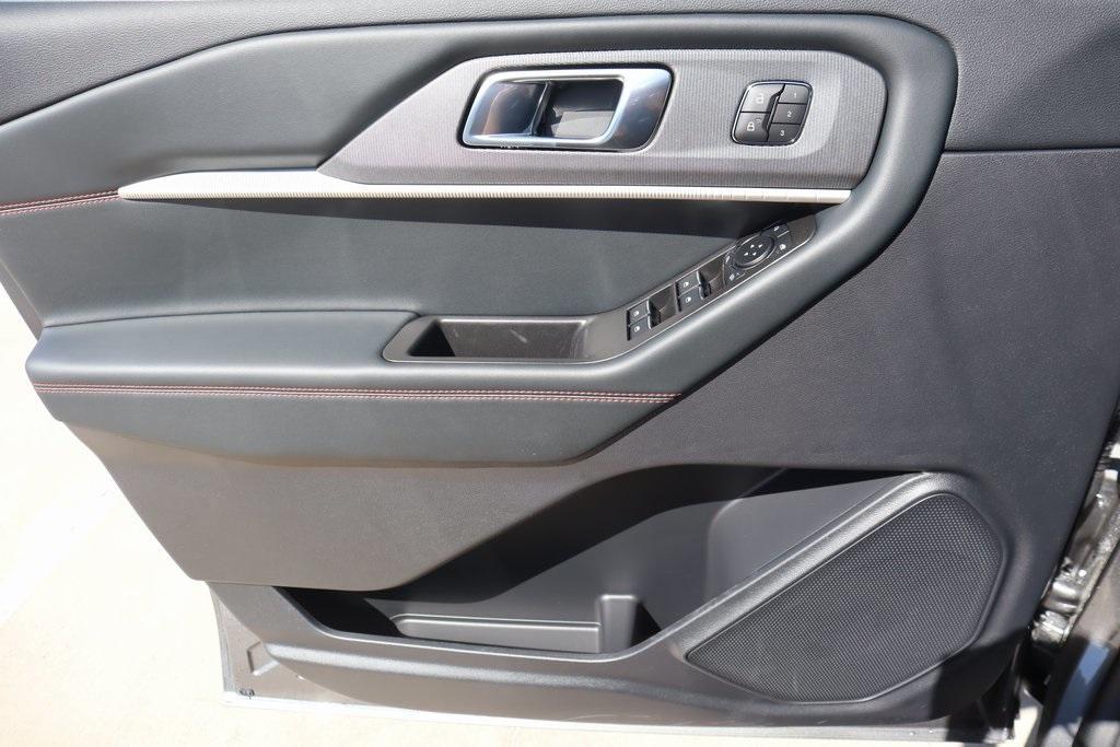 new 2025 Ford Explorer car, priced at $45,376