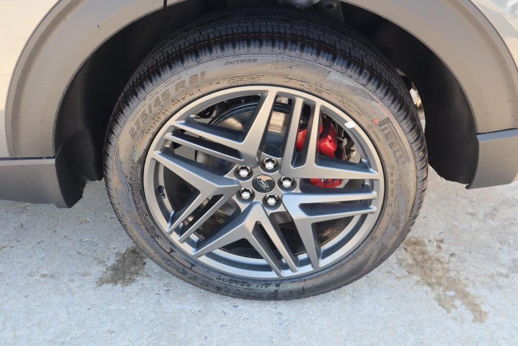 new 2025 Ford Explorer car, priced at $45,376