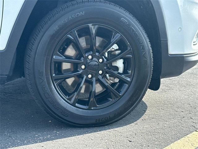 used 2023 Jeep Cherokee car, priced at $24,999