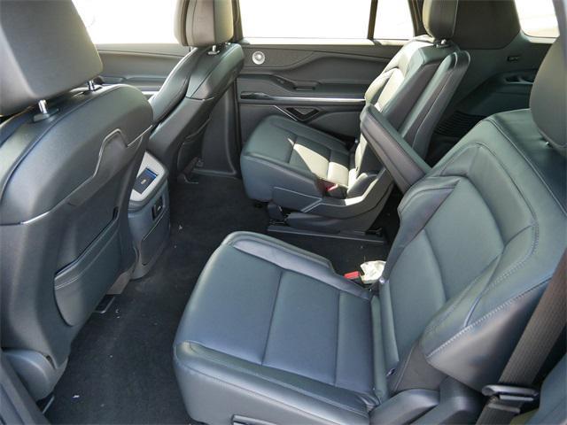 new 2025 Lincoln Navigator car, priced at $106,675