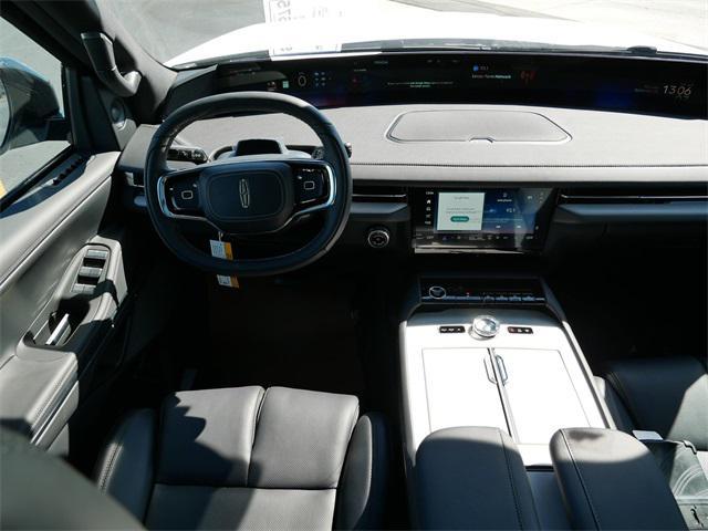 new 2025 Lincoln Navigator car, priced at $106,675