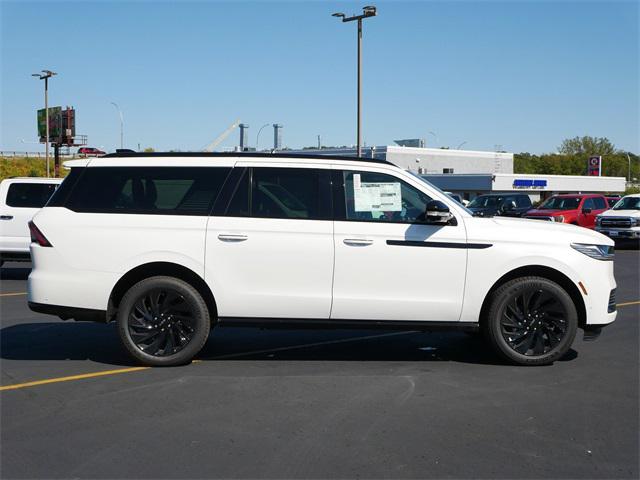 new 2025 Lincoln Navigator car, priced at $106,675