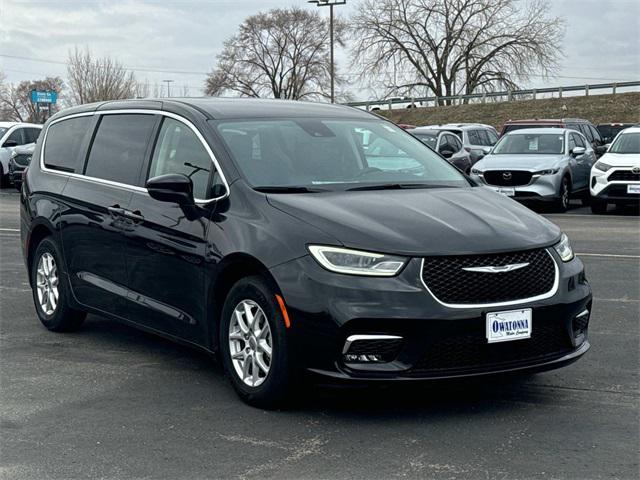 used 2023 Chrysler Pacifica car, priced at $23,999
