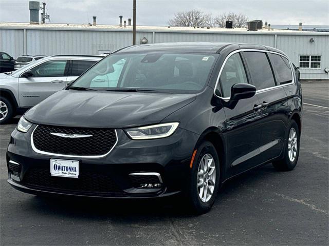 used 2023 Chrysler Pacifica car, priced at $23,999