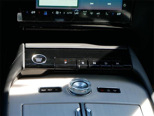new 2025 Lincoln Navigator car, priced at $106,190