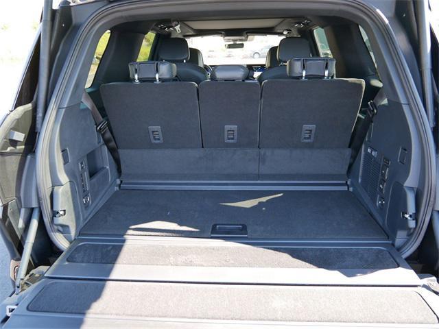 new 2025 Lincoln Navigator car, priced at $106,190