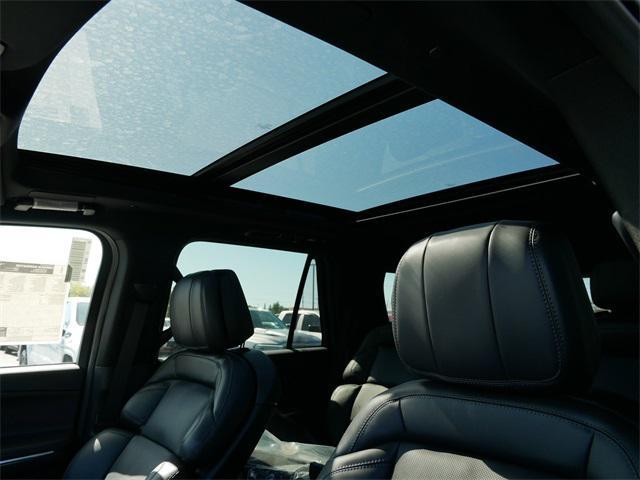 new 2025 Lincoln Navigator car, priced at $106,190