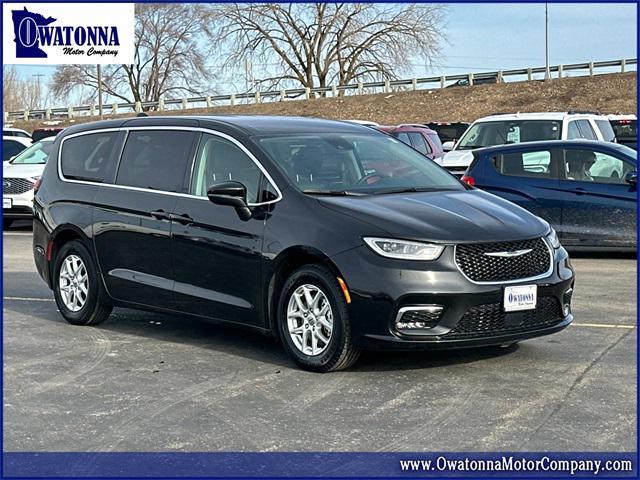 used 2023 Chrysler Pacifica car, priced at $23,999