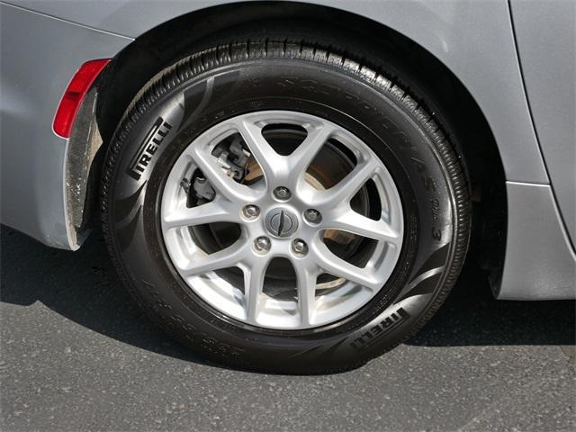 used 2021 Chrysler Pacifica car, priced at $17,499