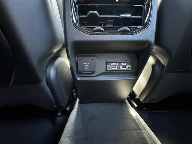 new 2025 Jeep Grand Cherokee car, priced at $38,941