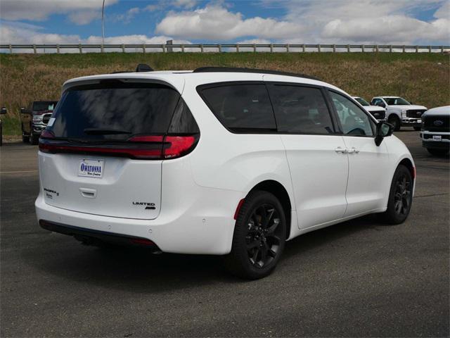 new 2024 Chrysler Pacifica car, priced at $49,941