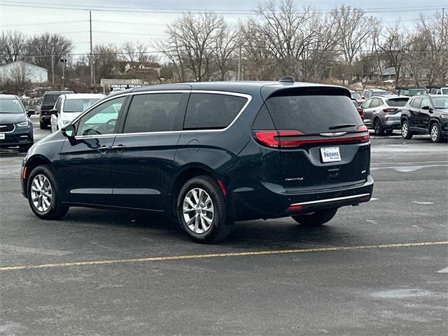 new 2025 Chrysler Pacifica car, priced at $42,538