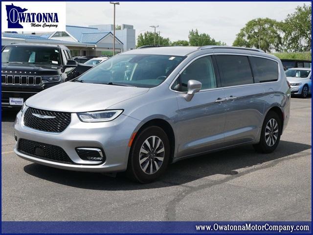 used 2021 Chrysler Pacifica car, priced at $20,999