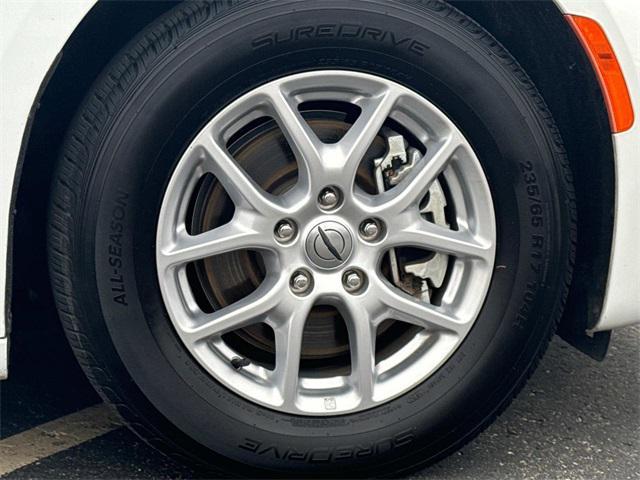 used 2023 Chrysler Pacifica car, priced at $23,999