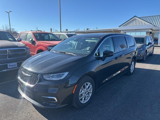 used 2023 Chrysler Pacifica car, priced at $23,999