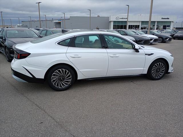 new 2025 Hyundai Sonata Hybrid car, priced at $39,625