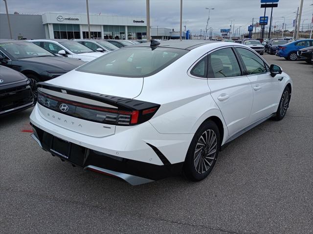 new 2025 Hyundai Sonata Hybrid car, priced at $39,625