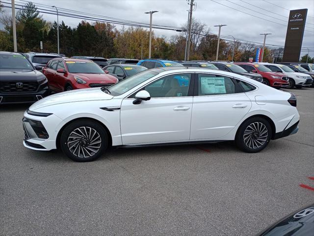 new 2025 Hyundai Sonata Hybrid car, priced at $39,625