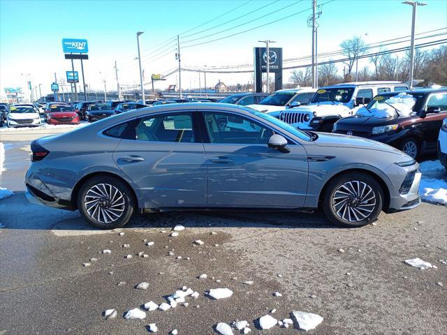 new 2025 Hyundai Sonata Hybrid car, priced at $38,099