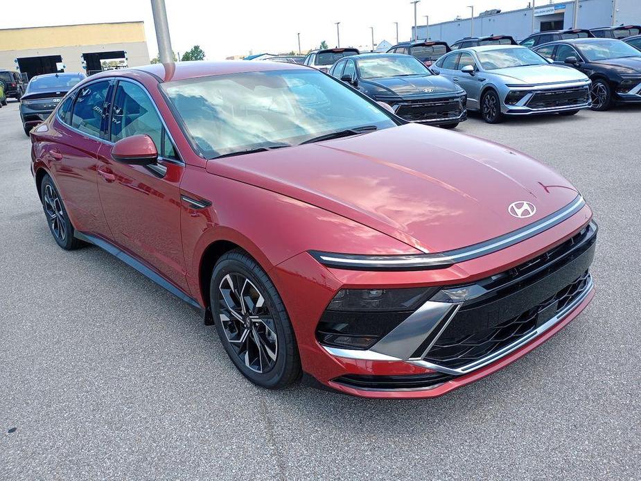 new 2024 Hyundai Sonata car, priced at $29,489