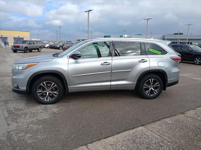 used 2016 Toyota Highlander car, priced at $17,386