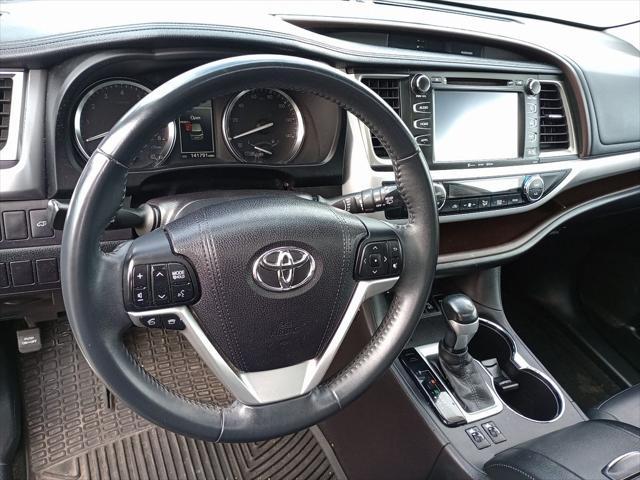 used 2016 Toyota Highlander car, priced at $17,386