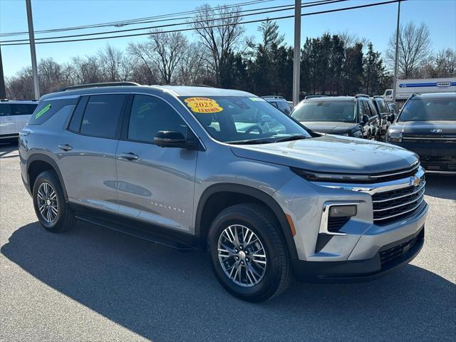 used 2025 Chevrolet Traverse car, priced at $39,999