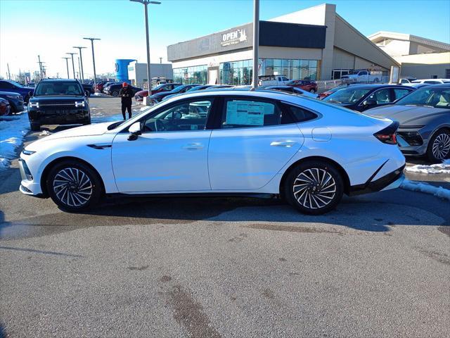 new 2025 Hyundai Sonata Hybrid car, priced at $38,561