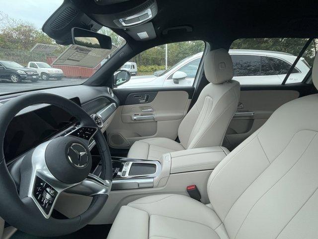 new 2025 Mercedes-Benz GLB 250 car