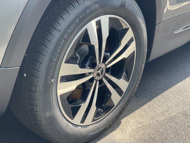 new 2025 Mercedes-Benz GLB 250 car