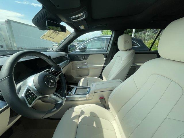 new 2025 Mercedes-Benz GLB 250 car