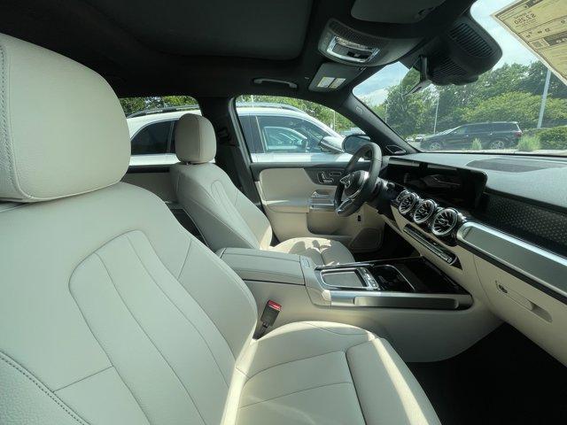 new 2025 Mercedes-Benz GLB 250 car