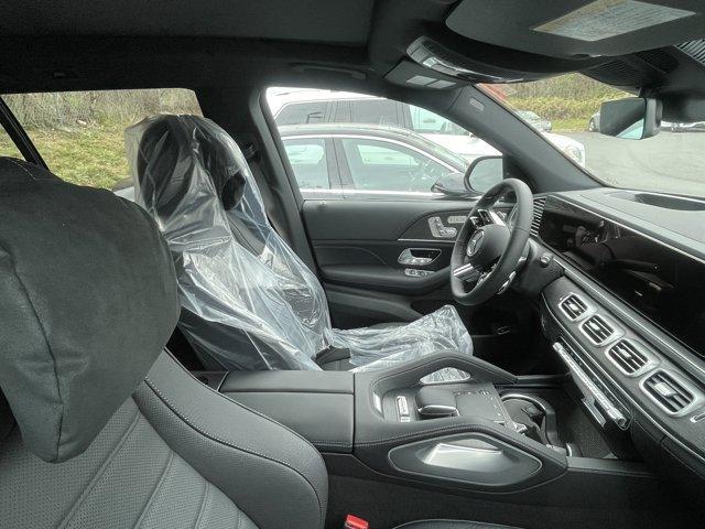 new 2026 Mercedes-Benz GLS 580 car