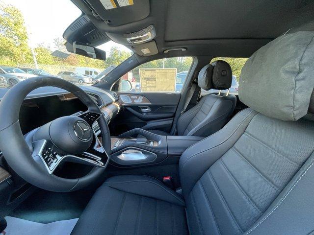 new 2025 Mercedes-Benz GLS 450 car