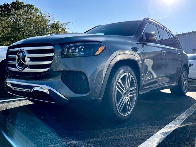 new 2025 Mercedes-Benz GLS 450 car