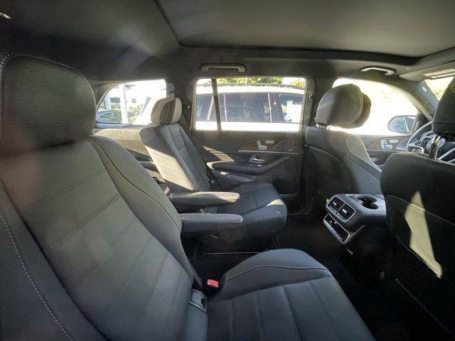 new 2025 Mercedes-Benz GLS 450 car