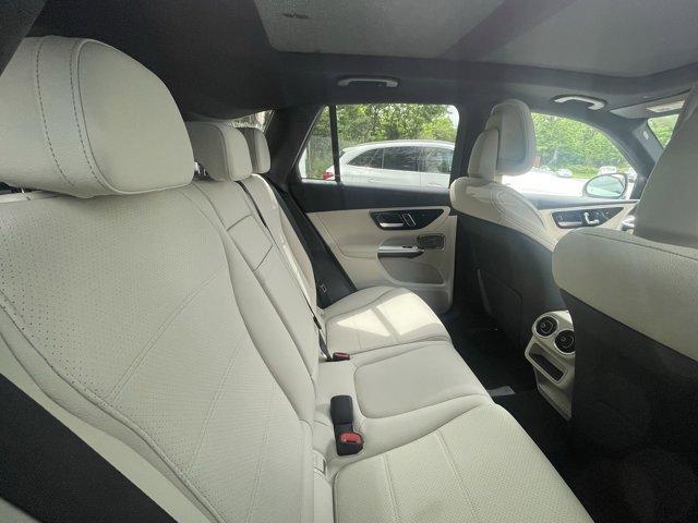 new 2025 Mercedes-Benz GLC 300 car