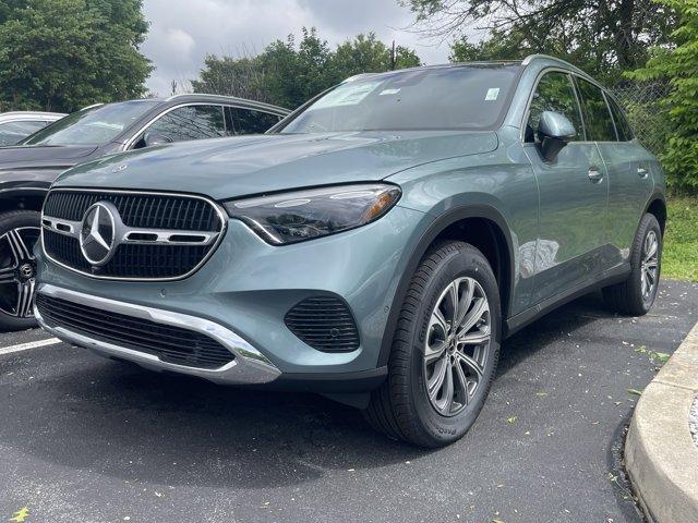 new 2025 Mercedes-Benz GLC 300 car