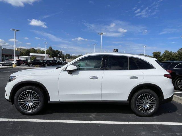 new 2025 Mercedes-Benz GLC 300 car