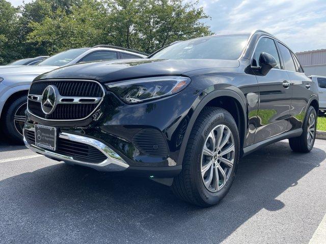 new 2025 Mercedes-Benz GLC 300 car