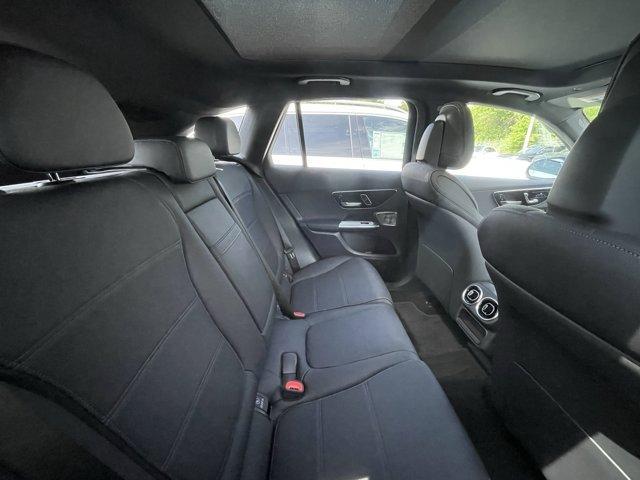 new 2025 Mercedes-Benz GLC 300 car