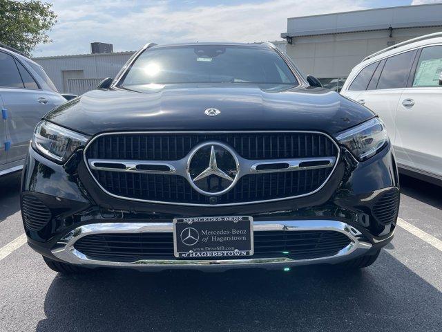 new 2025 Mercedes-Benz GLC 300 car